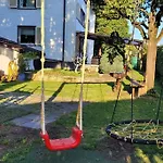 Omi's Nest, Fuer Klein Und Gross Apartamento Oberburen
