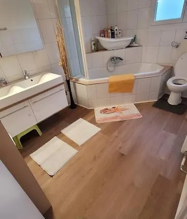 Omi's Nest, Fuer Klein Und Gross Lejlighed