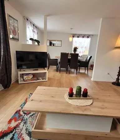 Omi's Nest, Fuer Klein Und Gross Apartamento