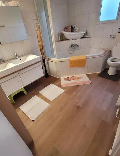 Omi's Nest, Fuer Klein Und Gross Appartement