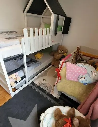 Omi's Nest, Fuer Klein Und Gross