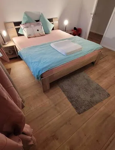 Omi's Nest, Fuer Klein Und Gross Appartement